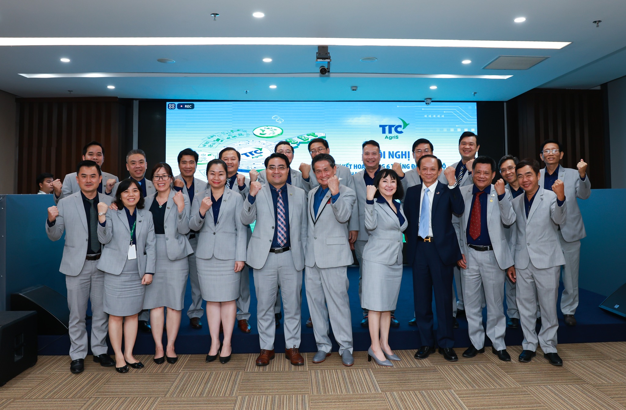 TTC AgriS tổ chức thành công Hội nghị Sơ kết 6 tháng đầu niên độ 2023-2024 và triển khai kế hoạch 6 tháng cuối niên độ 2023-2024